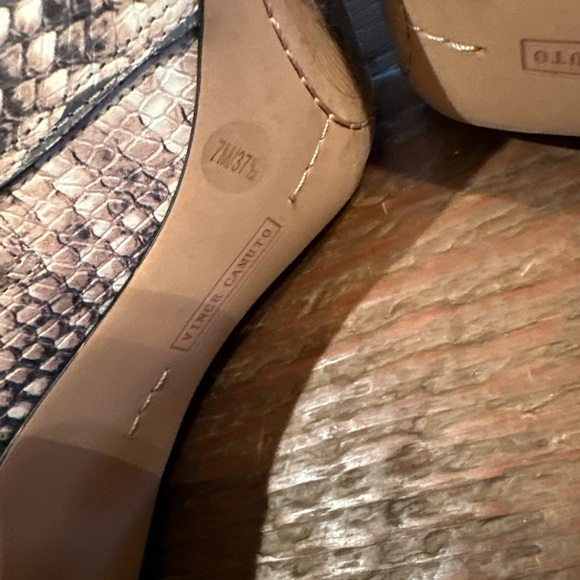 Vince Camuto Sestrinda Snake Print Pointed Toe Leather Heeled Ankle Booties Sz 7 - Picture 7 of 9